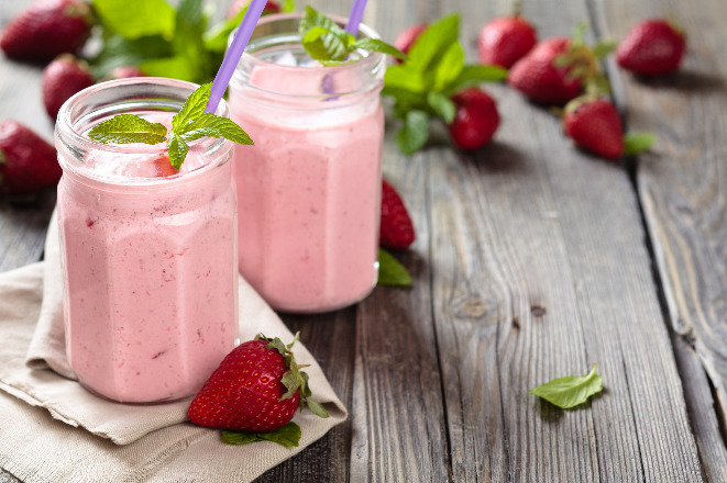 Walderdbeeren-Smoothie mit Minze