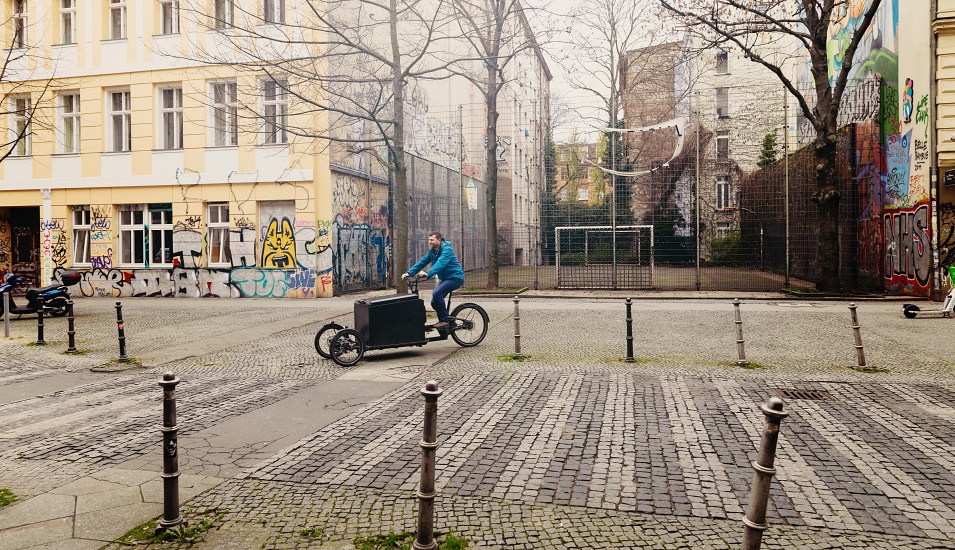 Emanuel Huemer arbeitet als Fahrradkurier