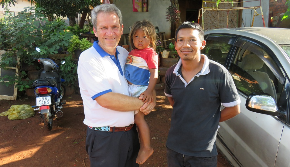 Bruder Thomas Hasler und Casique Carlos Benitez