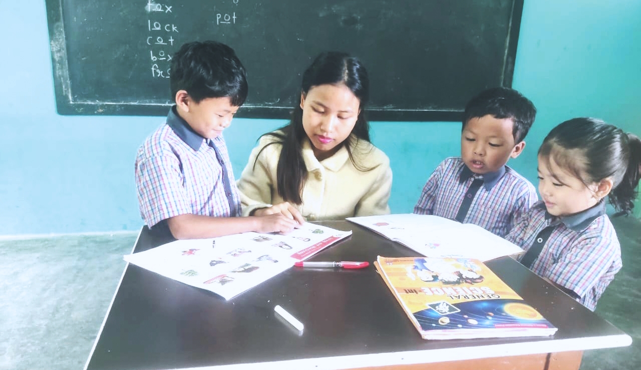 Kinder in der Steyler Schule in Chayang Tajo
