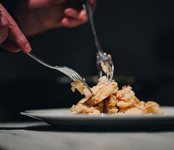 Dinkelschmarrn auf einem Teller