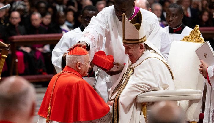L&aacute;szl&oacute; N&eacute;met SVD empf&auml;ngt die Kardinalsw&uuml;rde von Papst Franziskus
