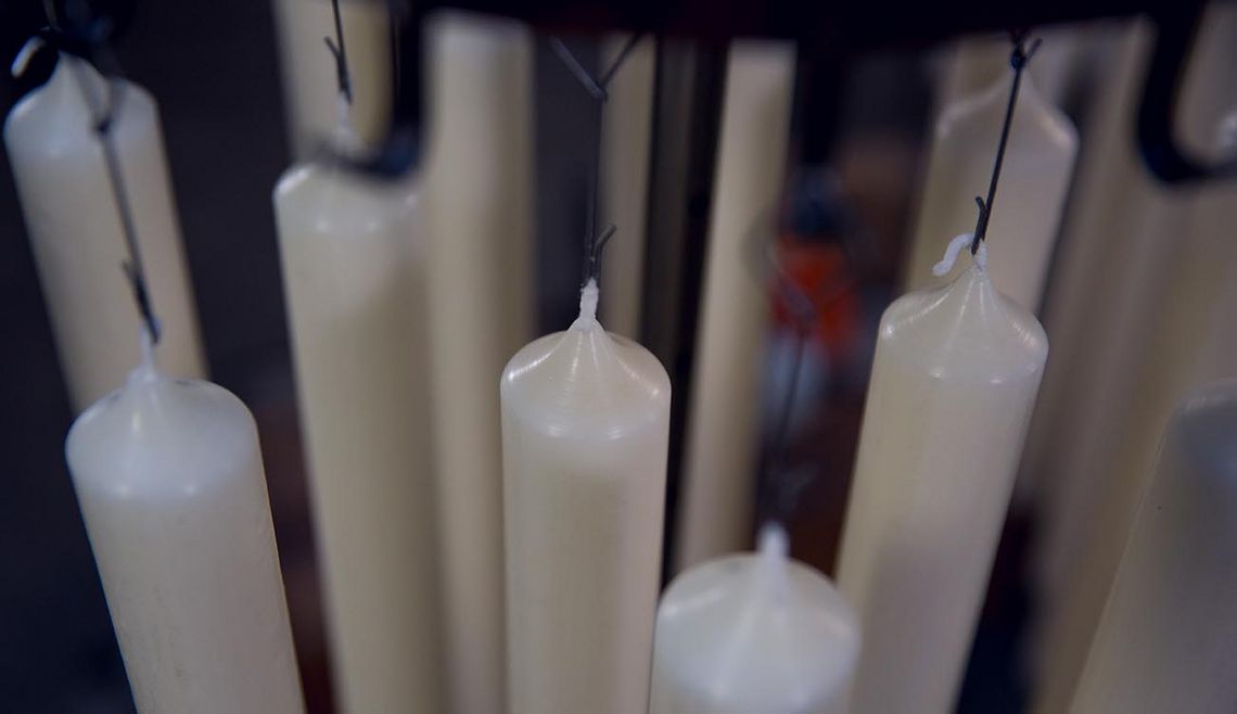 Woher kommt die Kerze in der Kirche? Leben jetzt